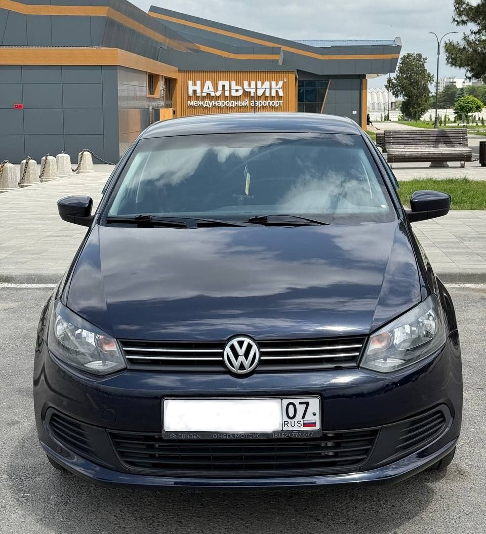 Volkswagen Polo V Темно-синий